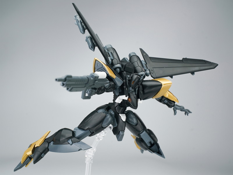 SHEIK MAINLAND ULTRA ACTION TROOPERシリーズ 雲雀（ひばり） 1/144スケール プラスチックモデルキット ブラック×ゴールドVer.