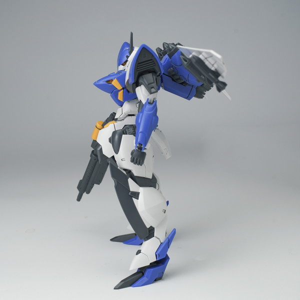 SHEIK MAINLAND ULTRA ACTION TROOPERシリーズ 雲雀（ひばり） 1/144スケール プラスチックモデルキット ブルー×ホワイトVer.