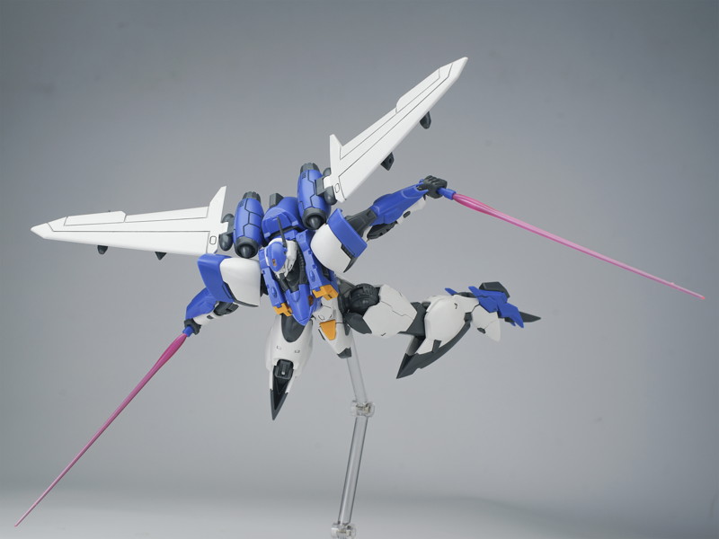 SHEIK MAINLAND ULTRA ACTION TROOPERシリーズ 雲雀（ひばり） 1/144スケール プラスチックモデルキット ブルー×ホワイトVer.