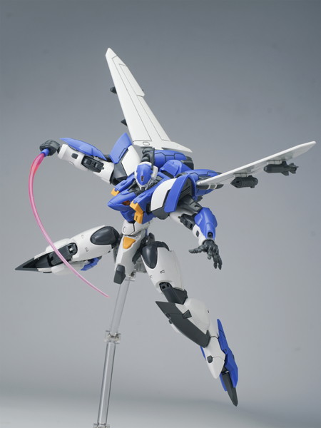 SHEIK MAINLAND ULTRA ACTION TROOPERシリーズ 雲雀（ひばり） 1/144スケール プラスチックモデルキット ブルー×ホワイトVer.