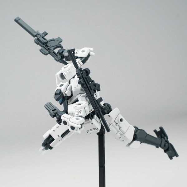 SHEIK MAINLAND 3 min project（スリーミニッツプロジェクト）シリーズ FENRIR（フェンリル） 1/18スケールプラスチックモデルキット（ホワイト）
