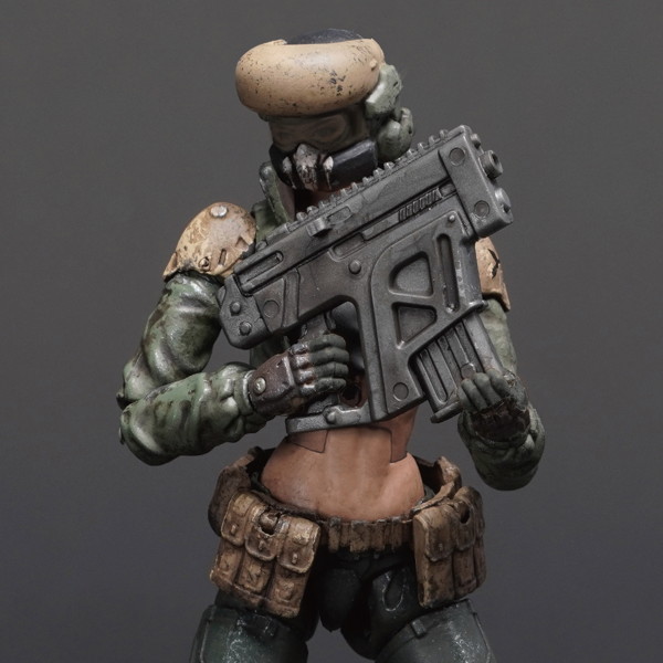 002_TOYS ALLIANCE LIMITED アシッドレイン 1/18スケール FAV-A148 イオス・ハッサー