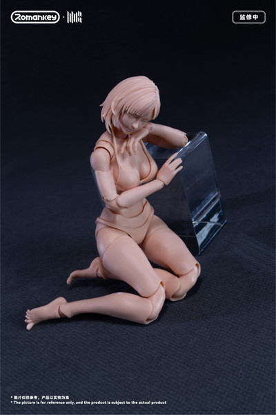 Romankey UMS004 1/12スケール 可動フィギュア女性素体 ミア（未塗装Ver.）