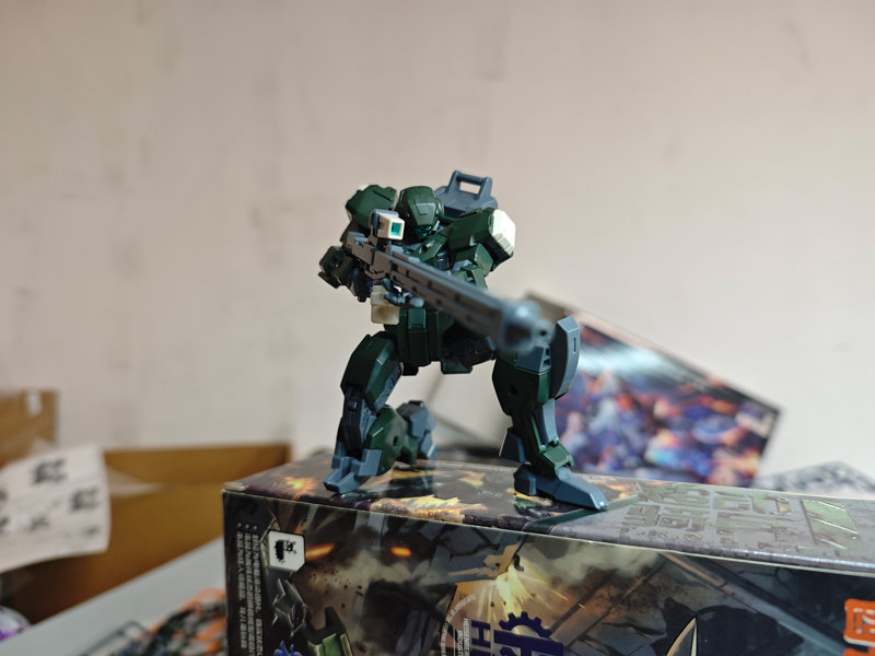 SHEIK MAINLAND ULTRA ACTION TROOPERシリーズ V-gilante（ヴィジラント） 1/144スケールプラスチックモデルキット（グリーン）
