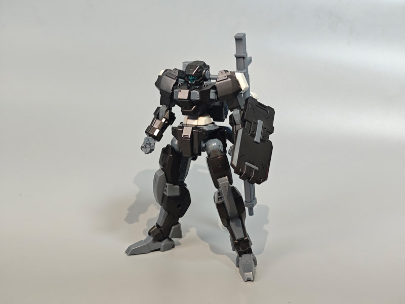 SHEIK MAINLAND ULTRA ACTION TROOPERシリーズ V-gilante（ヴィジラント） 1/144スケールプラスチックモデルキット（ブラック）