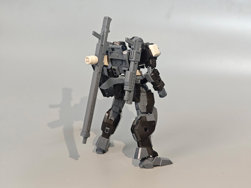 SHEIK MAINLAND ULTRA ACTION TROOPERシリーズ V-gilante（ヴィジラント） 1/144スケールプラスチックモデルキット（ブラック）