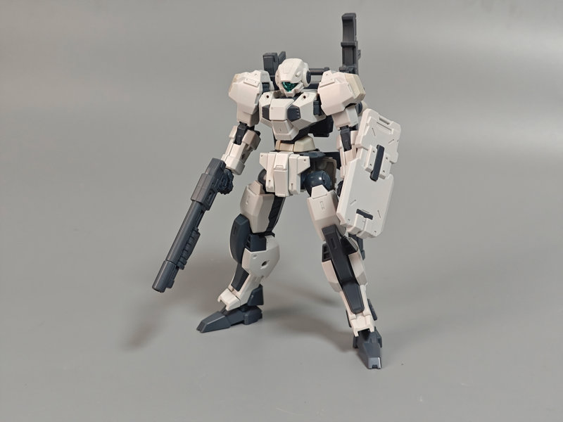 SHEIK MAINLAND ULTRA ACTION TROOPERシリーズ V-gilante（ヴィジラント） 1/144スケールプラスチックモデルキット（ホワイト）