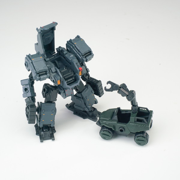 SHEIK MAINLAND 3 min projectシリーズ ヤマネコ戦闘車＆ヤマアラシ戦闘車 1/18スケールプラスチックモデルキット（グリーン）