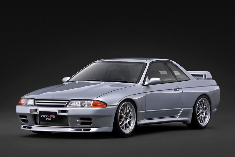Nissan Skyline GT-R NISMO （BNR32） Silver