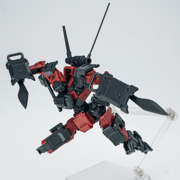 SHEIK MAINLAND 3 min project（スリーミニッツプロジェクト）シリーズ FENRIR（フェンリル）突撃型 1/18スケールプラスチックモデルキット（レッド）