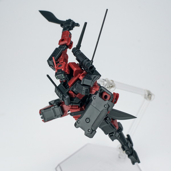 SHEIK MAINLAND 3 min project（スリーミニッツプロジェクト）シリーズ FENRIR（フェンリル）突撃型 1/18スケールプラスチックモデルキット（レッド）
