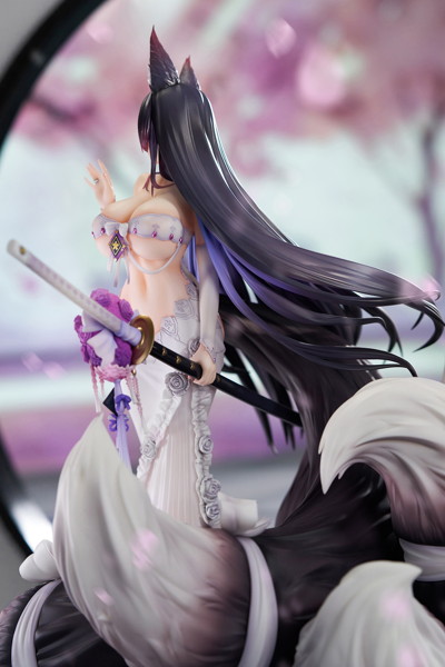 アズールレーン 武蔵 純潔清浄のウィステリアVer. LEDアクリル展示ケース付きスペシャル版