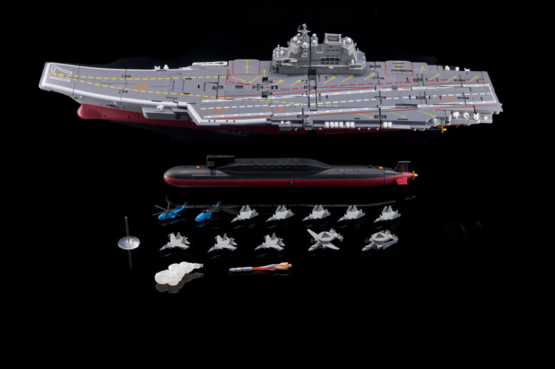 TOYSEASY 航空母艦 山東 伏羲 変形可動玩具のサムネイル画像