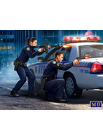 マスターボックス MB24064 1/24 ジャック＆サリー警官-強盗鎮圧シリーズ