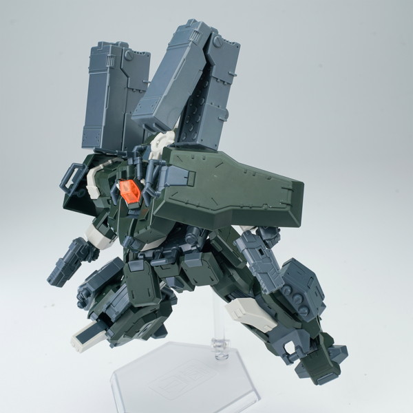 SHEIK MAINLAND ULTRA ACTION TROOPERシリーズ 轟魔（ごうま） 1/144スケール プラスチックモデルキット（グリーン）