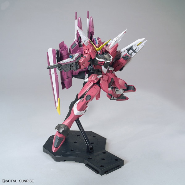 MG 1/100 197 ジャスティスガンダム