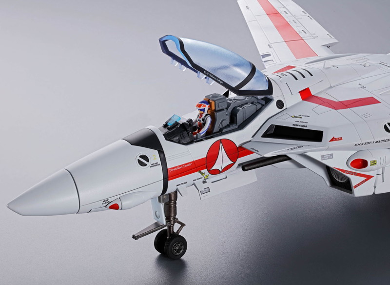 DX超合金 初回限定版 VF-1J バルキリー（一条輝機）