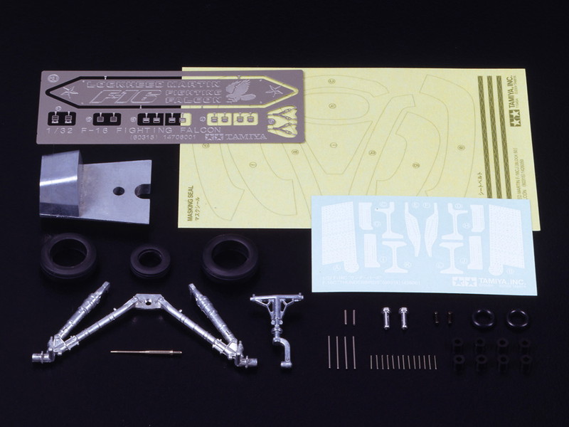 飛行機 1/32 F-16C サンダーバーズ 飛行機 1/32 F-16C サンダーバーズ