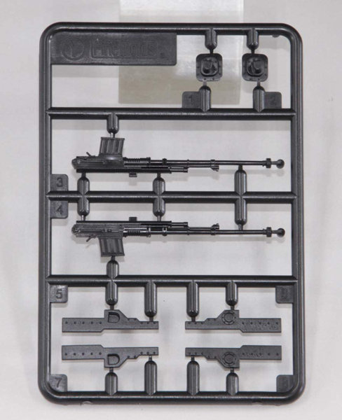 1/35 ガールズ＆パンツァー リボンの武者 九四式軽装甲車 鬼チーム スーパー改＆無人砲塔仕様 2台セット