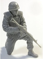 1/35 陸上自衛隊普通科隊員膝撃ち2