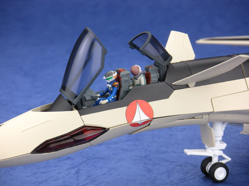 マクロスプラス 1/60 完全変形 YF-19 with ファストパック【再販】