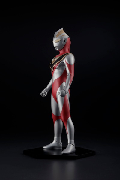 Character Classics CC014 ウルトラマガイアV2