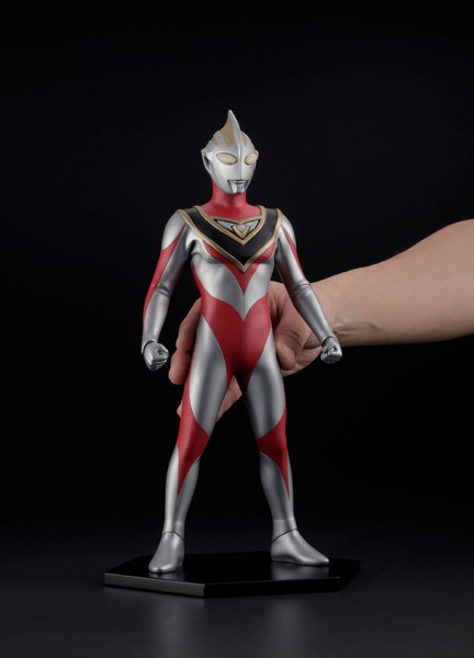 Character Classics CC014 ウルトラマガイアV2