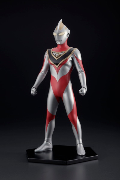 Character Classics CC014 ウルトラマガイアV2