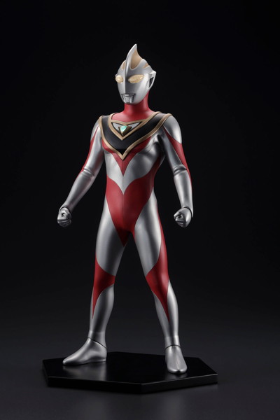 Character Classics CC014 ウルトラマガイアV2