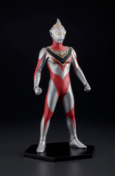 Character Classics CC014 ウルトラマガイアV2