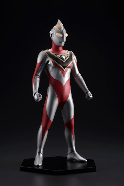 Character Classics CC014 ウルトラマガイアV2