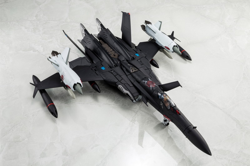 【再販】マクロスゼロ 1/60 完全変形SV-51γ D.D.イワノフ搭乗機 最終決戦仕様