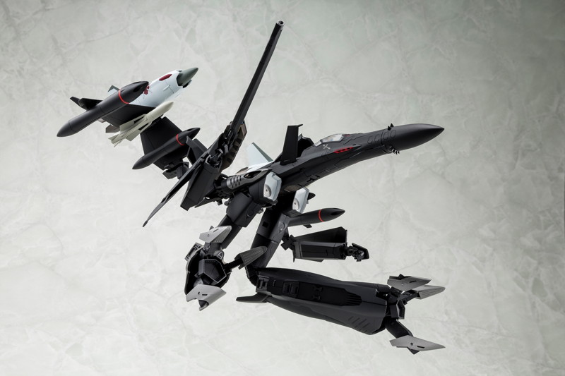 【再販】マクロスゼロ 1/60 完全変形SV-51γ D.D.イワノフ搭乗機 最終決戦仕様