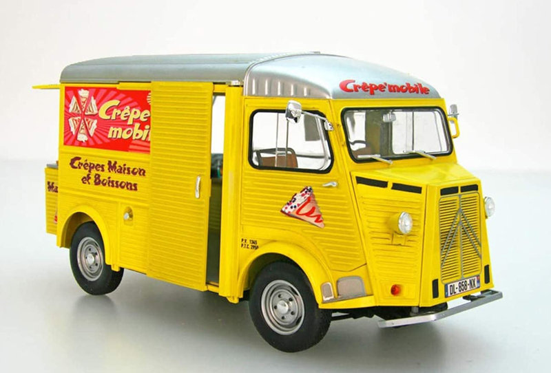 1/24 CITROEN H Crepe mobile with figure 1/24 CITROEN H Crepe mobile with figure