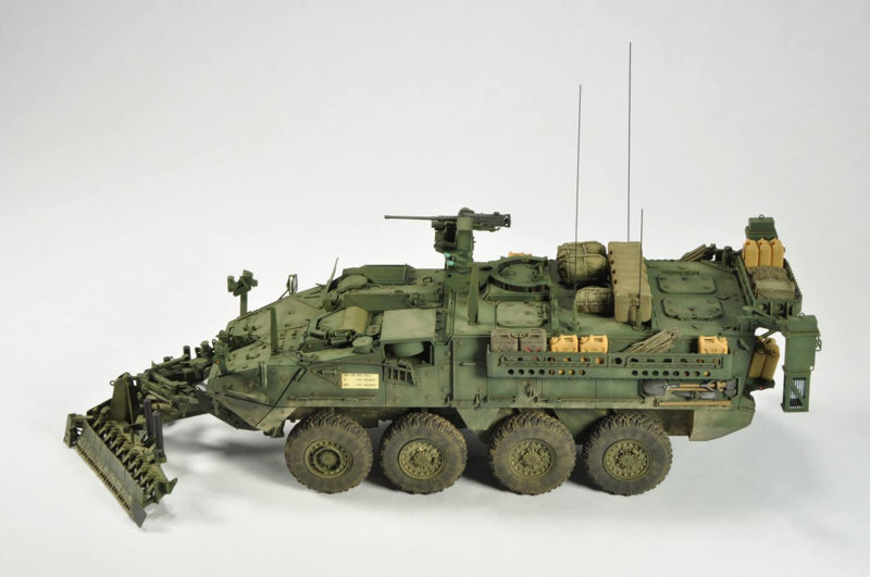 1/35 M1132 ストライカー ESV 工兵支援車