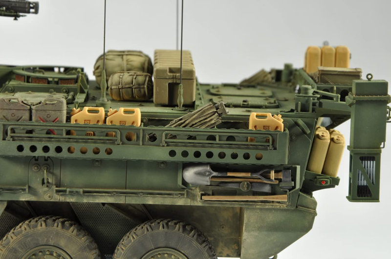 1/35 M1132 ストライカー ESV 工兵支援車