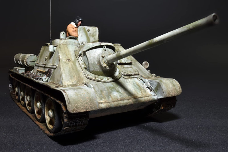 1/35 SU-85Mod.1943初期生産型 防寒具の戦車兵5体付