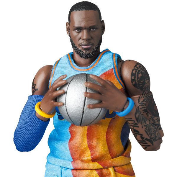 MAFEX LeBron James SPACE JAM: A NEW LEGACY Ver.