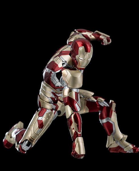 DLX Iron Man Mark 42（DLX アイアンマン・マーク42）