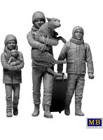 マスターボックス 1/35 ウクライナ避難民3体犬1頭2022年3月・ロシア・ウクライナ戦争シリーズ5