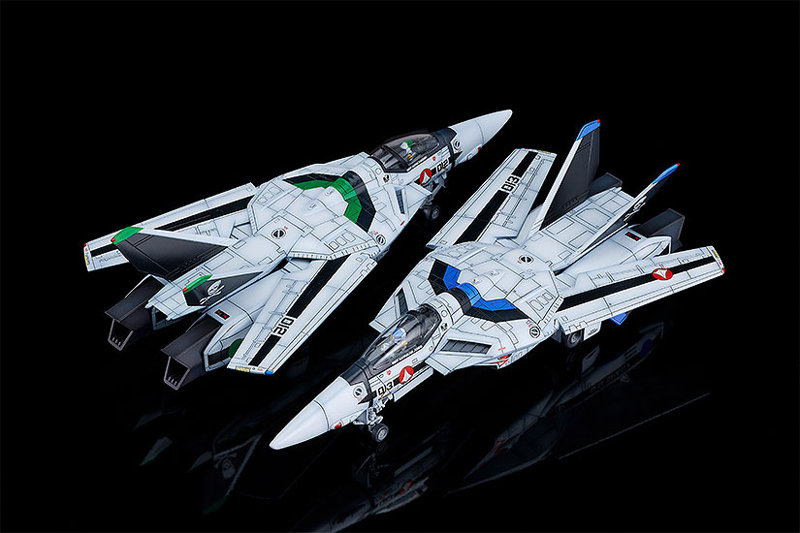PLAMAX 超時空要塞マクロス 愛・おぼえていますか 1/72 VF-1A/S ファイターバルキリー (マクシミリアン・ジーナス/柿崎速雄)