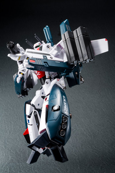 【再販】超時空要塞マクロス 愛・おぼえていますか 完全変形VF-1S ストライクバルキリー 一条輝 搭乗機 ...