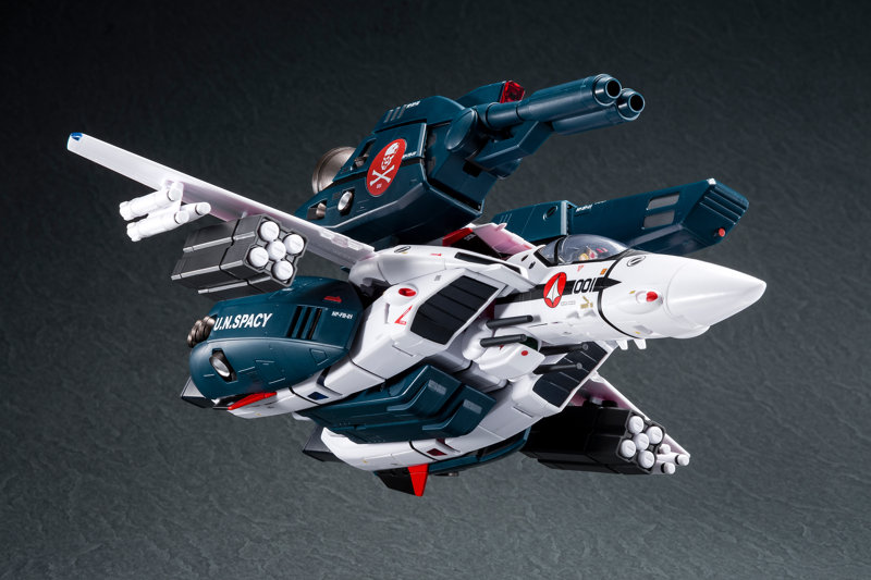 【再販】超時空要塞マクロス 愛・おぼえていますか 完全変形VF-1S ストライクバルキリー 一条輝 搭乗機 ...
