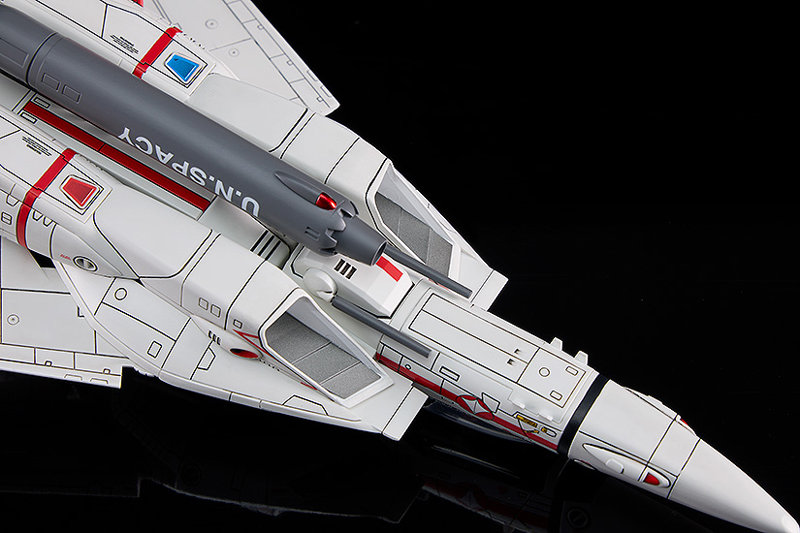 PLAMAX 超時空要塞マクロス PX06 1/72 VF-1J ファイターバルキリー バーミリオン小隊（一条輝機）