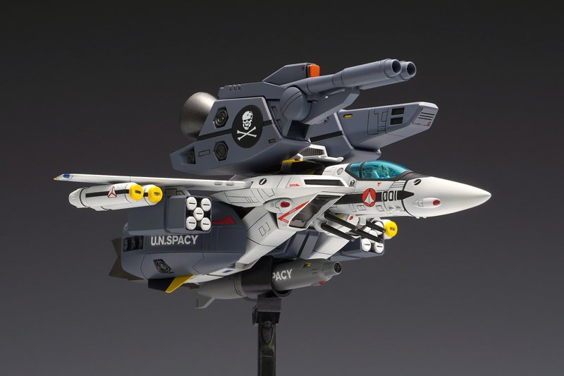 MC-069 VF-1S ストライクバルキリー［ファイター］一条輝 機、ロイ・フォッカー 機