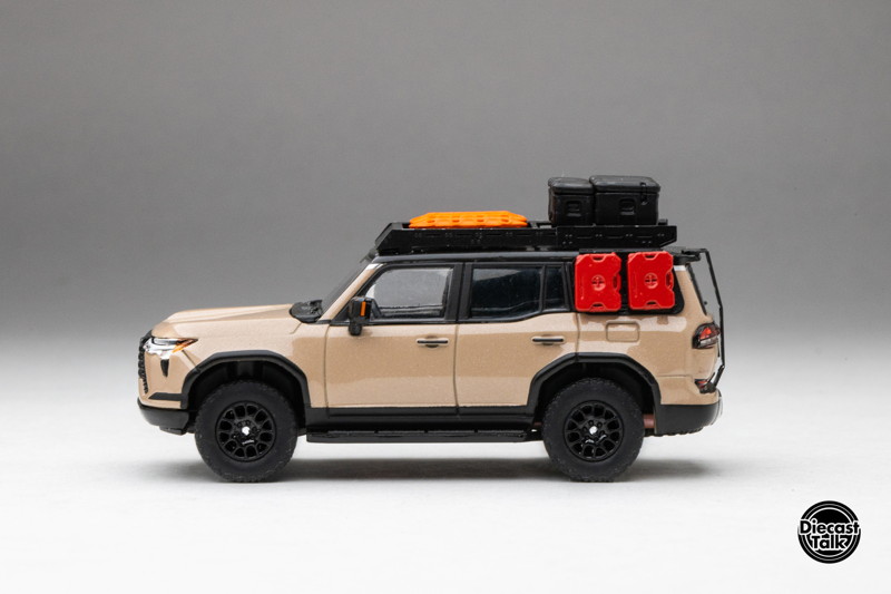 レクサス GX550 オーバートレイル＋アクセサリー付き DiecastTalk特注品