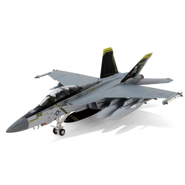 F/A-18F アメリカ海軍スーパーホーネット VFA-103 ジョリーロジャース 創設75周年記念塗装 空母エイブラハム・リンカーン2018年