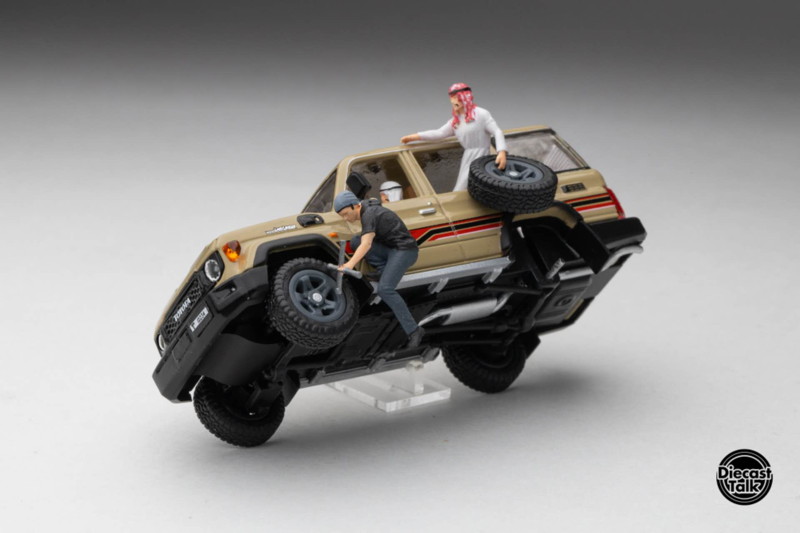 トヨタ ランドクルーザー 70 アラブ仕様 Diecasttalk特注品