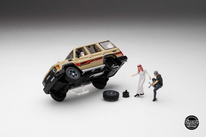 トヨタ ランドクルーザー 70 アラブ仕様 Diecasttalk特注品