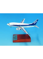 BOEING 737-500 JA301K ANA TECHNICAL TRAINNING ダイキャスト完成品 VHF ・ギアつき 木製台座 プレート付